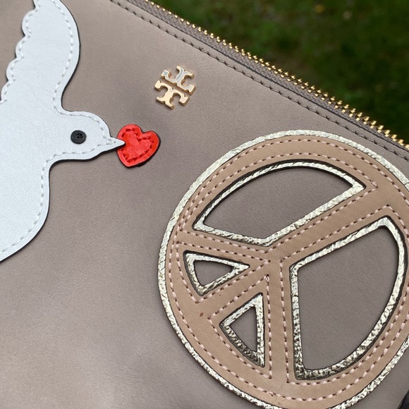 Authentic Tory Burch Suede Peace Embellished Crosb - Picture 2 of 8